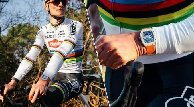 Mathieu van der Poel trekt de aandacht — niet alleen vanwege zijn prestaties op de weg, maar ook vanwege zijn stijl daarbuiten. De Nederlandse kampioen werd onlangs gespot met een luxe horloge van een wereldwijd gerenommeerd merk. Het model waarmee hij werd gezien, wordt gewaardeerd op…