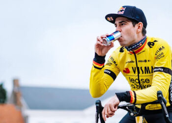 In een openhartige onthulling heeft de Belgische wielrenner Wout van Aert voor het eerst gesproken over de moeilijkste periode uit zijn carrière. Hij gaf toe dat zelfs de mensen die het dichtst bij hem stonden, niet wisten hoeveel impact het op hem had – zowel mentaal als fysiek.