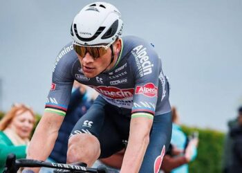 Fris Dopingonderzoek Werpt Schaduw Over Mathieu van der Poel’s Zege in Parijs-Roubaix