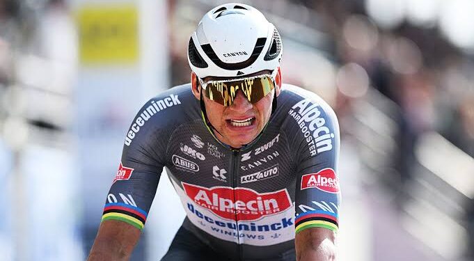 Onthuld: ‘Herstelde’ Mathieu van der Poel lijkt weinig last te hebben van zijn blessure