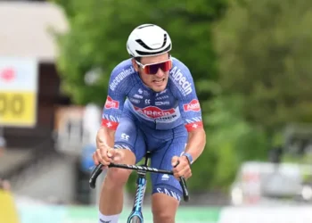 Belangrijke knecht van Mathieu van der Poel verlengt contract in groot transfernieuws van Alpecin-Deceuninck.