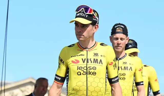 Wout van Aert gunt een blik achter de schermen van zijn Giro-voorbereiding, en zijn vriend Nathan Van Hooydonck deelt zijn verwachtingen over de Belg van Visma.