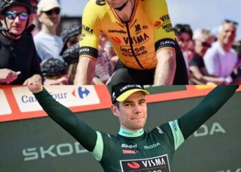 Bakelants heeft een opvallende theorie over Van Aert: “Hij zal het zelf tegenspreken, maar…”