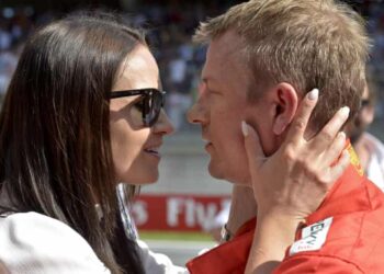 Kimi Räikkönen’s Wife Jokingly Suggests Lewis Hamilton Take Up Ballet After Silverstone Comments