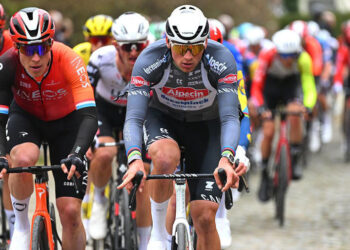 “Rijd slim, niet alleen snel” – Michel Wuyts geeft Mathieu van der Poel openhartig advies na etappe 2 van de Dauphiné