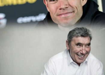 Exclusief: Wout Van Aert bezoekt zijn idool Eddy Merckx thuis in Meise na het horen van zijn ziekte