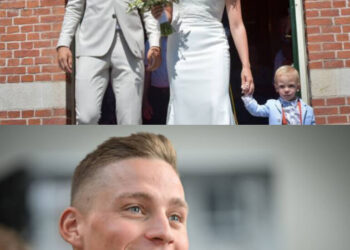 Mathieu Van der Poel feliciteert zijn wielerrivaal Wout Van Aert en zijn vrouw Sarah met hun 7e huwelijksverjaardag en plaagt hem: “Gefeliciteerd allebei, ik hoop dat jullie eraan denken om genoeg energie te sparen voor de Tour de France?”