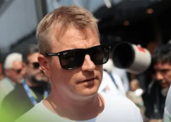 Kimi Räikkönen Slams Max Verstappen… Yet Toto Wolff Calls Him “Refreshing”