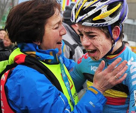 “Wielrennen was het allerbelangrijkste ter wereld voor Wout Van Aert”: Moeder Ivonne Boeckx blikt terug op zijn jeugd