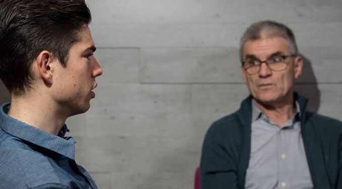 “Mijn vader, mijn beste vriend… Ik herinner me hoe je je hebt ingezet om ons te voorzien en gelukkig te maken” – Wout Van Aert eert zijn vader met hartverwarmend gebaar