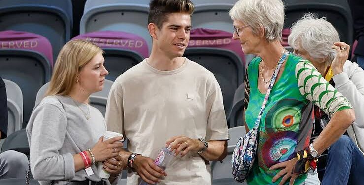 “Beste Wout & Sarah”: Wout Van Aert en Sarah delen de liefste fanbrieven die hun hart deden smelten