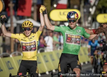 “Wout van Aert in de Tour de France van 2022 was een van de beste renners die ik ooit heb gezien” – Michel Wuyts vindt dat de genialiteit van zijn landgenoot te gemakkelijk wordt vergeten