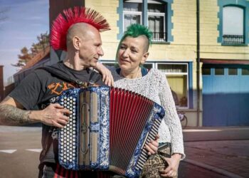 Marino Punk verliest de liefde van zijn leven: “Debbie was niet alleen mijn vrouw, ze was mijn alles… Het leven is anders sinds haar overlijden” — Een hartverscheurend afscheid van de echtgenoot van José De Cauwers overleden dochter