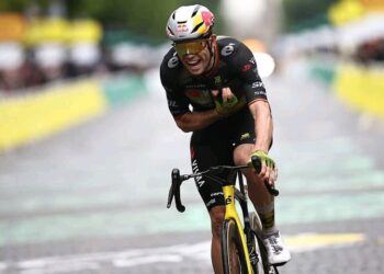 Wielerhelden kwijlen over Wout van Aerts Tourprestatie: “We herinneren ons Mathieu van der Poel niet eens meer” 👇