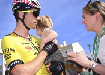 NET BINNEN: Nieuw perspectief op de ziekte van Wout van Aert — Sarah roept fans en sympathisanten op om voor hem te bidden