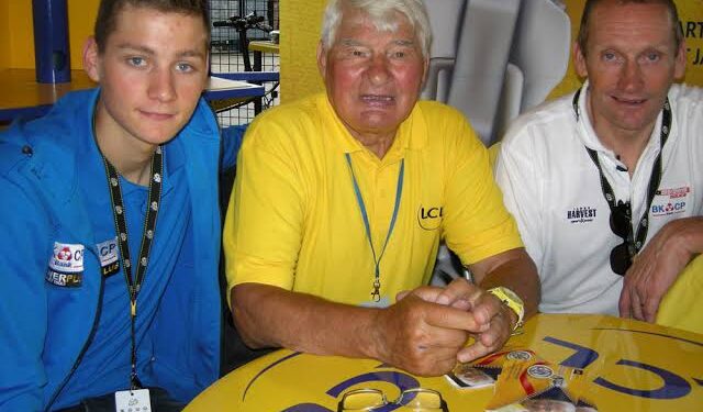 “Hij komt uit een lange lijn van kampioenen, hij heeft PouPou’s geest en die van mij”: Adrie van der Poel spreekt over de overwinning van zijn zoon Mathieu van der Poel in de Tour de France