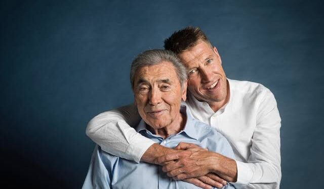 “Het eerste wat mijn vader zei was: ‘De Kannibaal is terug'” – Axel Merckx doet verslag van zijn vaders beproeving na de operatie