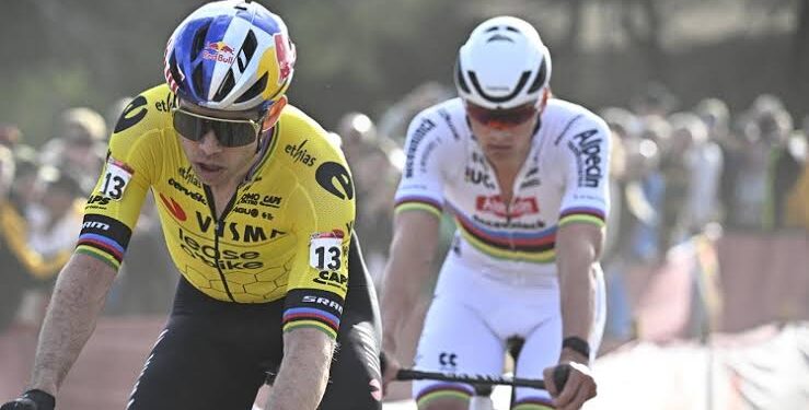 De reactie van Wout van Aert op het vertrek van Mathieu van der Poel uit de Tour vanwege een longontsteking was onbetaalbaar en zo emotioneel: “Ik heb gehuild… Ik wist dat het zijn droom was om de Tour te winnen, maar…”