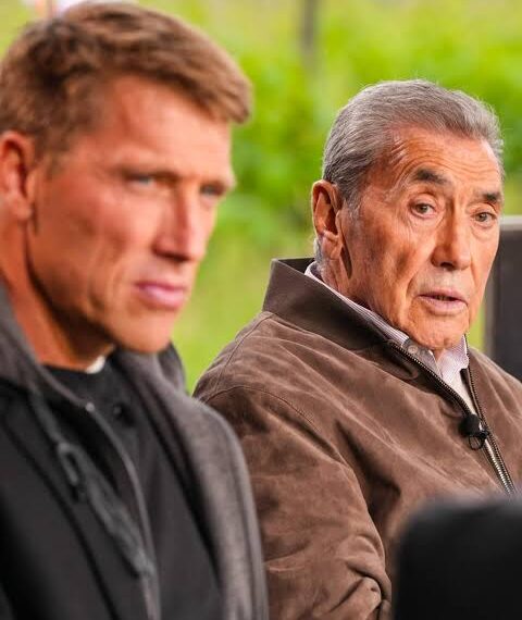 Axel Merckx deelt veel over de huidige toestand van Eddy Merckx na een prothese-operatie, gevraagd door een verslaggever.