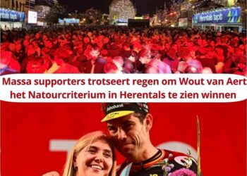 Een menigte supporters trotseert de regen om Wout van Aert het Natourcriterium in Herentals te zien winnen 🌧️🚴‍♂️🇧🇪