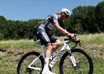 Mathieu van der Poel komt naar Zeeland: klassiekerspecialist schittert in de Renewi Tour