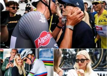 💖 “HEEL BLIJ” De verloofde van Mathieu Van der Poel kreeg veel aandacht op sociale media toen Roxanne Bertels Mathieu verraste met een steunbetuiging van elf woorden, waarin ze hem aanmoedigde voor het komende seizoen, vóór de wedstrijd in september. Dit maakte hem ongelooflijk blij en ontroerd. Als reactie op de oprechtheid van zijn vrouw maakte Mathieu van der Poel een gebaar waar alle vrouwen jaloers op zouden zijn…!!!