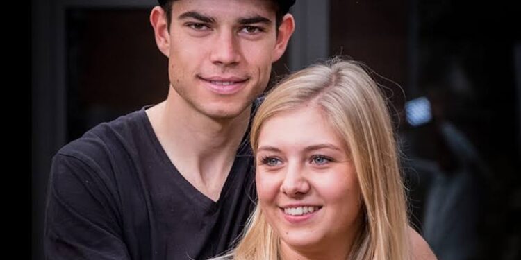 “De weg naar de Tour was niet gemakkelijk voor mijn man Wout. De pijn, de ziekte, de stille tranen, het harde werk, enzovoort…”: Sarah de Bie reageert op negatieve reacties van fans op de Tourprestatie van Wout Van Aert