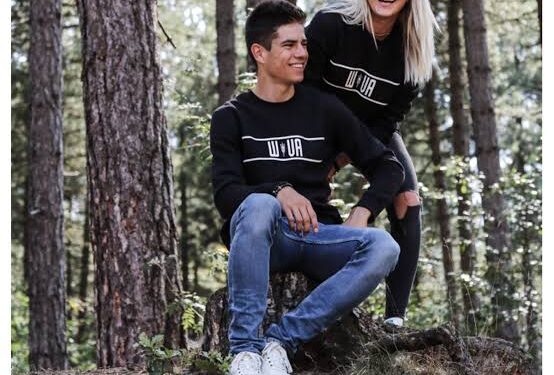 Wout Van Aert betuigde zijn dank aan zijn ouders en zijn vrouw, Sarah De Bie, voor hun onwrikbare steun en motivatie na zijn prestatie in de Tour de France van 2025. Hij betuigde ook zijn oprechte dank aan zijn wereldwijde fanbase voor hun constante vertrouwen en loyaliteit, zowel tijdens de hoogtepunten als tijdens de dieptepunten. Ik hou van jullie allemaal.