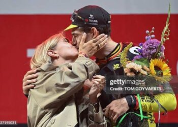 Te Mooi: Wout Van Aert Verrast Zijn Vrouw met een Auto als Een Hartelijke “Dank U” voor Haar Liefde, Steun en Toewijding in de Recente Tour de France