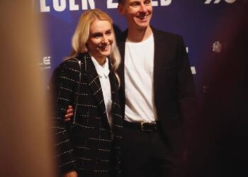 »Brez vaju ne bi zmogli« – Tadej Pogačar in njegova partnerica Urška prekinjata molk s solzno zahvalo navijačem, ki so jima pomagali prebroditi najtemnejše dni