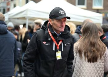 🔥 Wielerlegende Adrie Van Der Poel onthult plotseling duistere herinneringen aan Lance Armstrong: “EEN VERNEDERING IN DE WIELRENNERIJ”