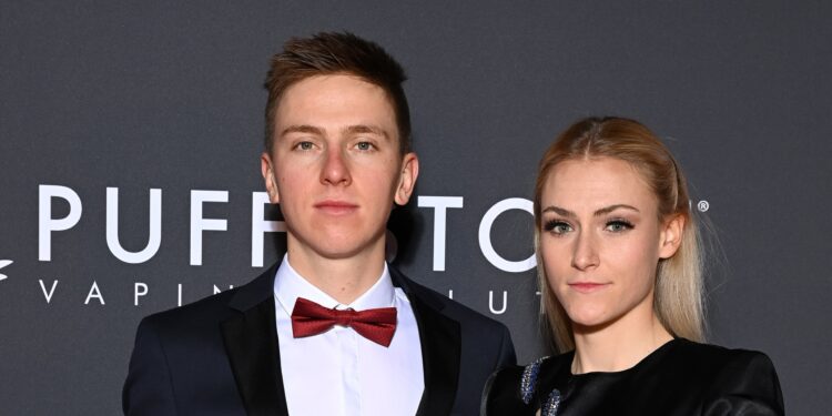 »SKRIVNA OBLJUBA ZA VEDNO« – TADEJ POGAČAR IN URŠKA ŽIGART STA SE SKRIVNO POROČILA NA ZASEBNI SLOVESNOSTI, SKRITIH PRED SVETOM: »Z MANO JE ŽE OD ZAČETKA, ZASLUŽI SI TO LJUBEZEN, TA MIR.«