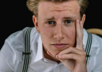 🚨 SCHOKKEND NIEUWS: ‘Thuis’-acteur Lennart Lemmens slachtoffer van gewelddadige aanval — “Ernstige psychologische impact”