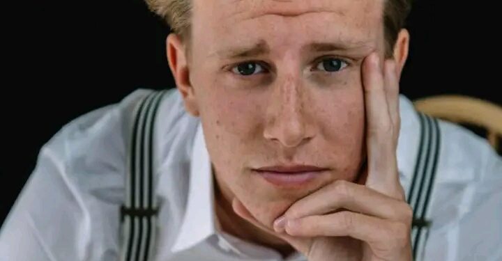 🚨 SCHOKKEND NIEUWS: ‘Thuis’-acteur Lennart Lemmens slachtoffer van gewelddadige aanval — “Ernstige psychologische impact”