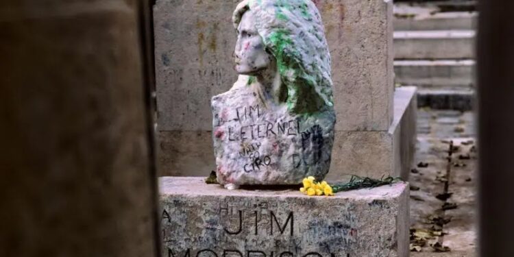 🕯️💥 After 37 Years Missing, Jim Morrison’s Stolen Graveside Bust Is Found — Completely by Chance