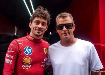 Kimi oli Formula 1 -varikolla Monzassa viime viikonloppuna! Emme puhu Andrea Antonellin versiosta, vaan alkuperäisestä, aidosta Räikkösestä, kymmenvuotiaan poikansa Robinin kanssa… arvaa mitä! Jäämies on palannut!!