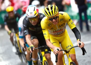 »Pogačar ni bil nič posebnega v Sloveniji, kaj šele v preostali Evropi« – Nova biografija, ki razkriva, kako je bil novi kolesarski GOAT zgrajen, ne rojen