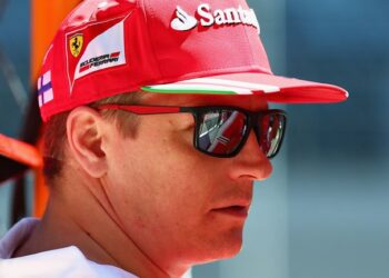 Kimi Räikkönen sanoo, ettei hänellä ole kiirettä päättää F1-tulevaisuudestaan ​​– tai harkita erilaista elämäntapaa