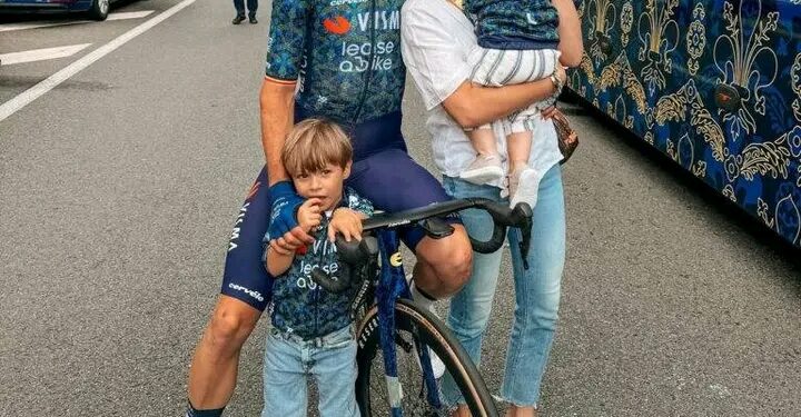 Wout van Aert doorbreekt de stilte: “Het is altijd Sarah de Bie geweest” – Een hartverwarmende onthulling voor de fans