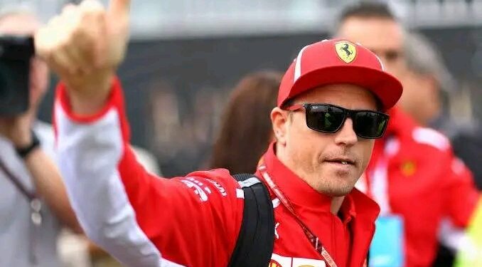 Juuri tulossa: Kimi Räikkönen kiittää perhettään ja faneja liikuttavassa puheessa saatuaan FIA:n elämäntyöpalkinnon