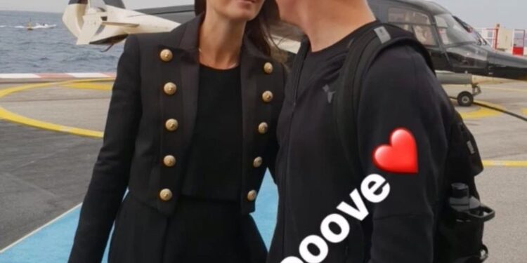 Harvinainen kuva! Minttu Räikkönen muistelee vuosiaan lentoemäntänä – sitten Kimi astui kuvaan: ”Maailmani muuttui monella tapaa…”