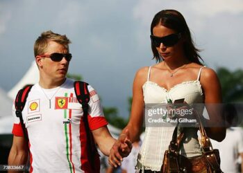 Minttu Räikkösen Instagramilla selkeä teema – Asiantuntija arvioi: Näin valtava sosiaalisen median julkisuus vaikuttaa perheen maineeseen