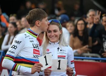 »Tadejeva mama mi je rekla, naj dobro skrbim zanj« – Urska Žigart se zlomi, ko razkrije obljubo, ki je osupnila kolesarski svet