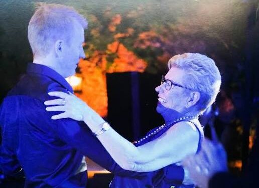 ”Hän on todellinen sankari” – ”Jäämies” Kimi Räikkösen tunteellinen kunnianosoitus äidilleen jättää monet fanit kyyneliin ja sulattaa sydämet