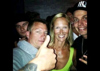 Uskomaton tarina: Kuinka Kimi Räikkönen keräsi 2 637 dollarin strip-klubilaskun housut jalassa ennen McLarenin auton lanseerausta