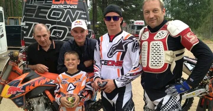 Jäämiehen hiljainen puoli: Kimi Räikkösen näkymätön vierailu, joka kosketti nuoria helsinkiläisiä