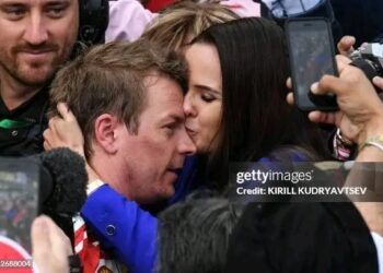 Juuri julkaistu – Fanit kiirehtivät onnittelemaan Kimi Räikköstä ja hänen vaimoaan Minttua jännittävien uusien perheuutisten jälkeen