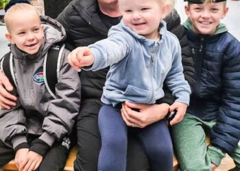 Kimi Räikkösen nykyinen elämä: Ajanviettoa lastensa kanssa — Pienet jäämiehet 😍