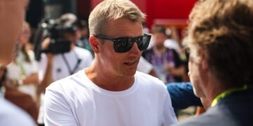 Kimi Räikkösen yksinkertainen ele pienellä lentokentällä on saanut fanit ympäri maailmaa kyyneliin