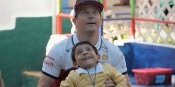 Nykyaikainen F1-ikoni Kimi Räikkönen lupaa 6 miljoonaa dollaria ilmaisen hyväntekeväisyyssairaalan rakentamiseen Suomeen